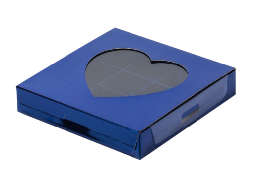 Коробка для конфет синяя с окном сердце 16 см*16 см*3 см (9)