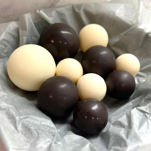 Сферы из глазури, бело-черные 10 шт